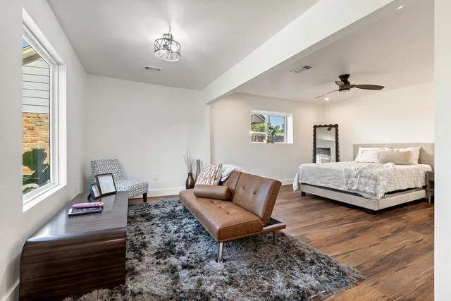 $489,900 | 5936 Spring Glen Drive, Dallas, TX 75232