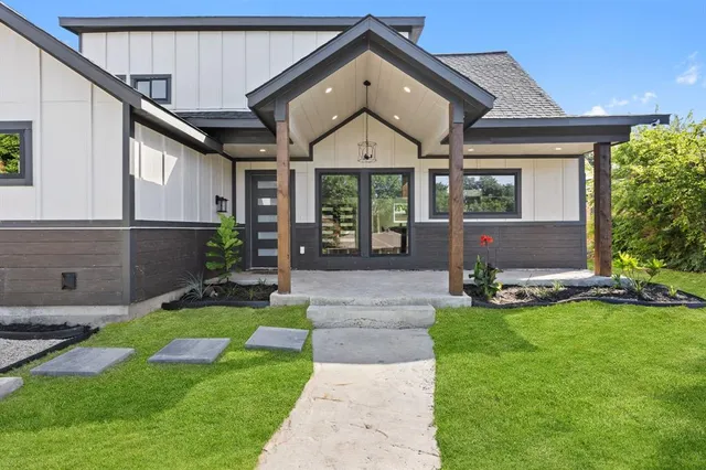 $489,900 | 5936 Spring Glen Drive, Dallas, TX 75232