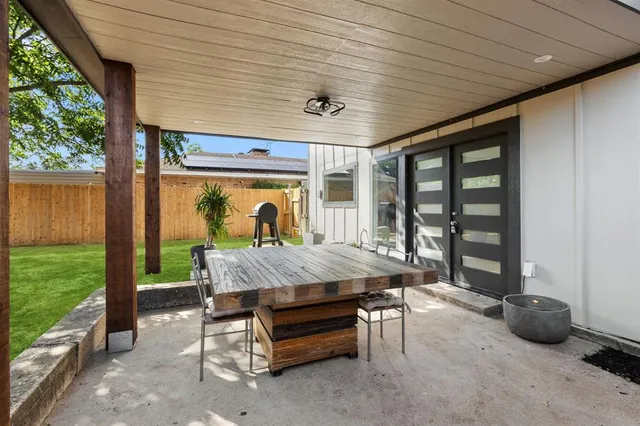 $489,900 | 5936 Spring Glen Drive, Dallas, TX 75232