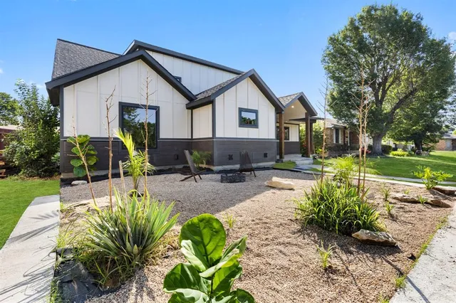 $489,900 | 5936 Spring Glen Drive, Dallas, TX 75232