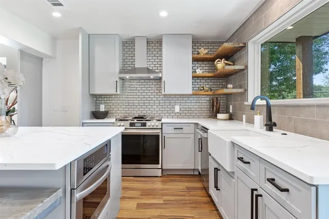 $489,900 | 5936 Spring Glen Drive, Dallas, TX 75232