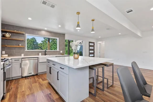 $489,900 | 5936 Spring Glen Drive, Dallas, TX 75232