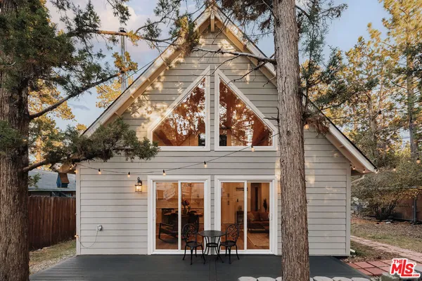 $599,000 | 630 Victoria Lane, Sugarloaf, CA 92386