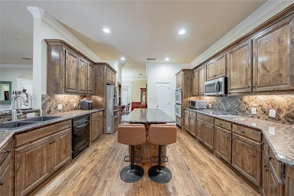 $759,000 | 8489 Toler Pointe, Larue, TX 75770