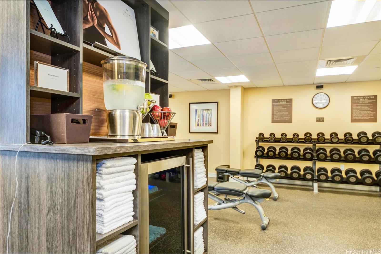 223 Saratoga Road, Unit 810 Honolulu, HI 96815 - Photo 22 of 24 a view of a kitchen with appliances and cabinets