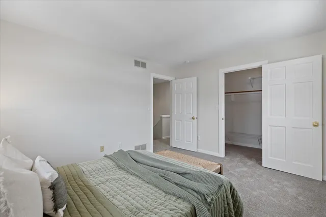 $284,900 | 530 Manchester Lane, Hartland, WI 53029