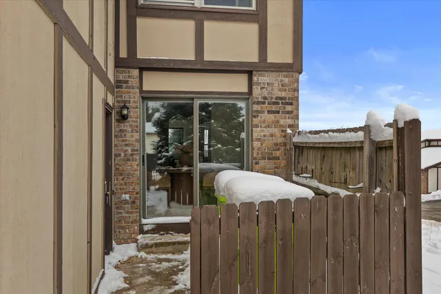 $284,900 | 530 Manchester Lane, Hartland, WI 53029