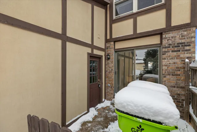 $284,900 | 530 Manchester Lane, Hartland, WI 53029