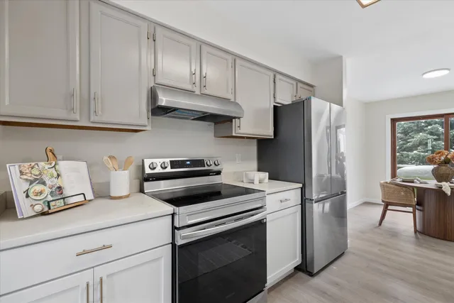 $284,900 | 530 Manchester Lane, Hartland, WI 53029