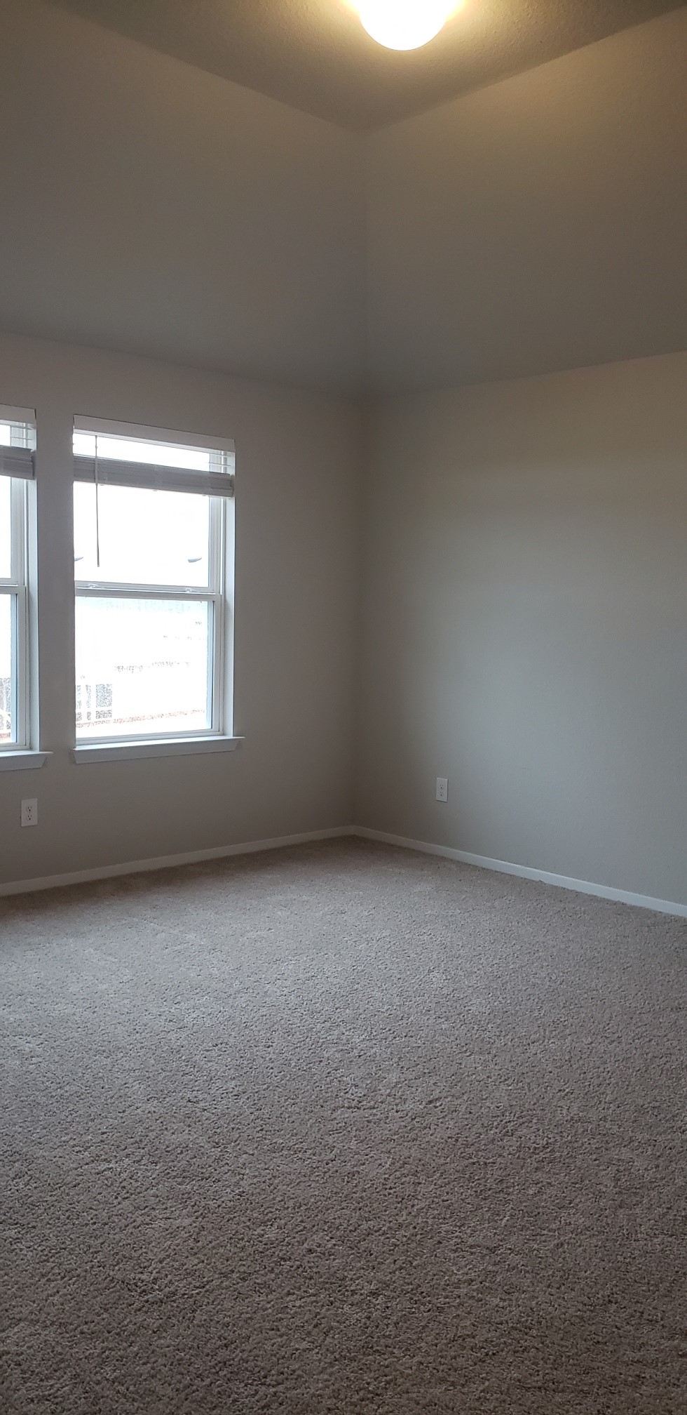 5612 Respinto Drive Austin, TX 78747 - Photo 13 of 23 an empty room with a window