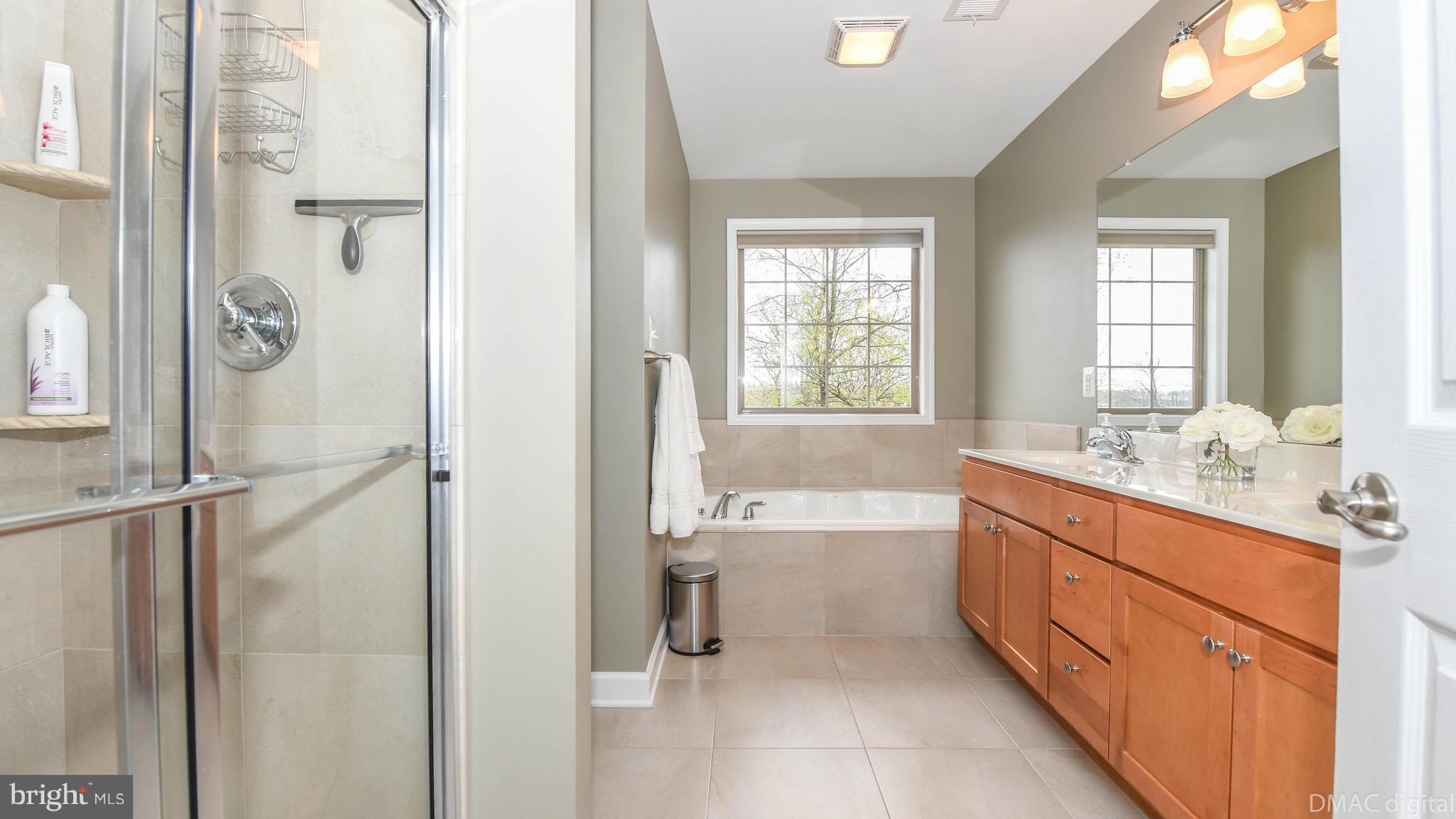 7162 Masters Road New Market, MD 21774 - Photo 19 of 30 Master bath w Shower, Tub & Double Vanities