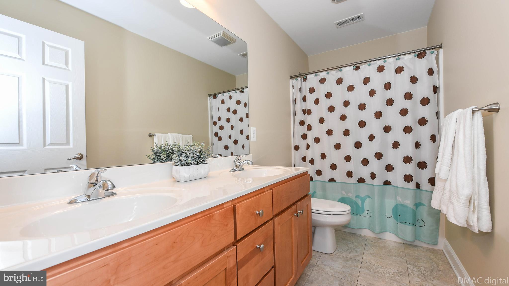 7162 Masters Road New Market, MD 21774 - Photo 23 of 30 Hall bath with double vanities