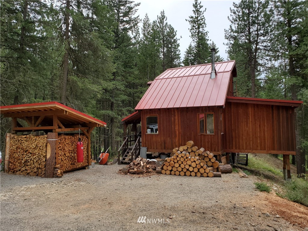 14 Homestead Road Winthrop, WA 98862 - Photo 3 of 6