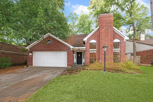 $399,900 | 122 East Mistybreeze Circle, Spring, TX 77381