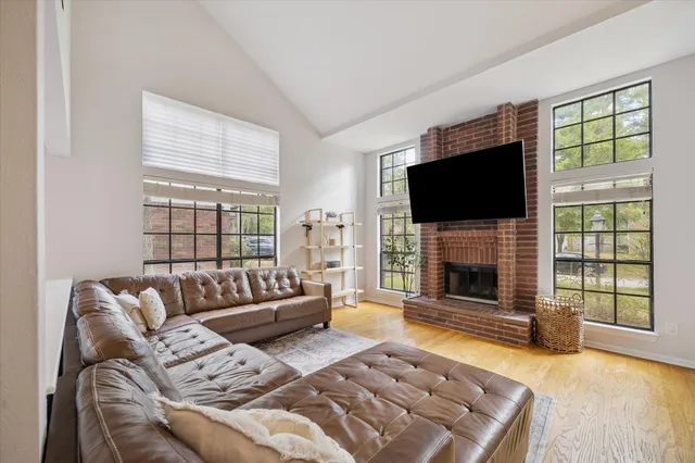 $399,900 | 122 East Mistybreeze Circle, Spring, TX 77381