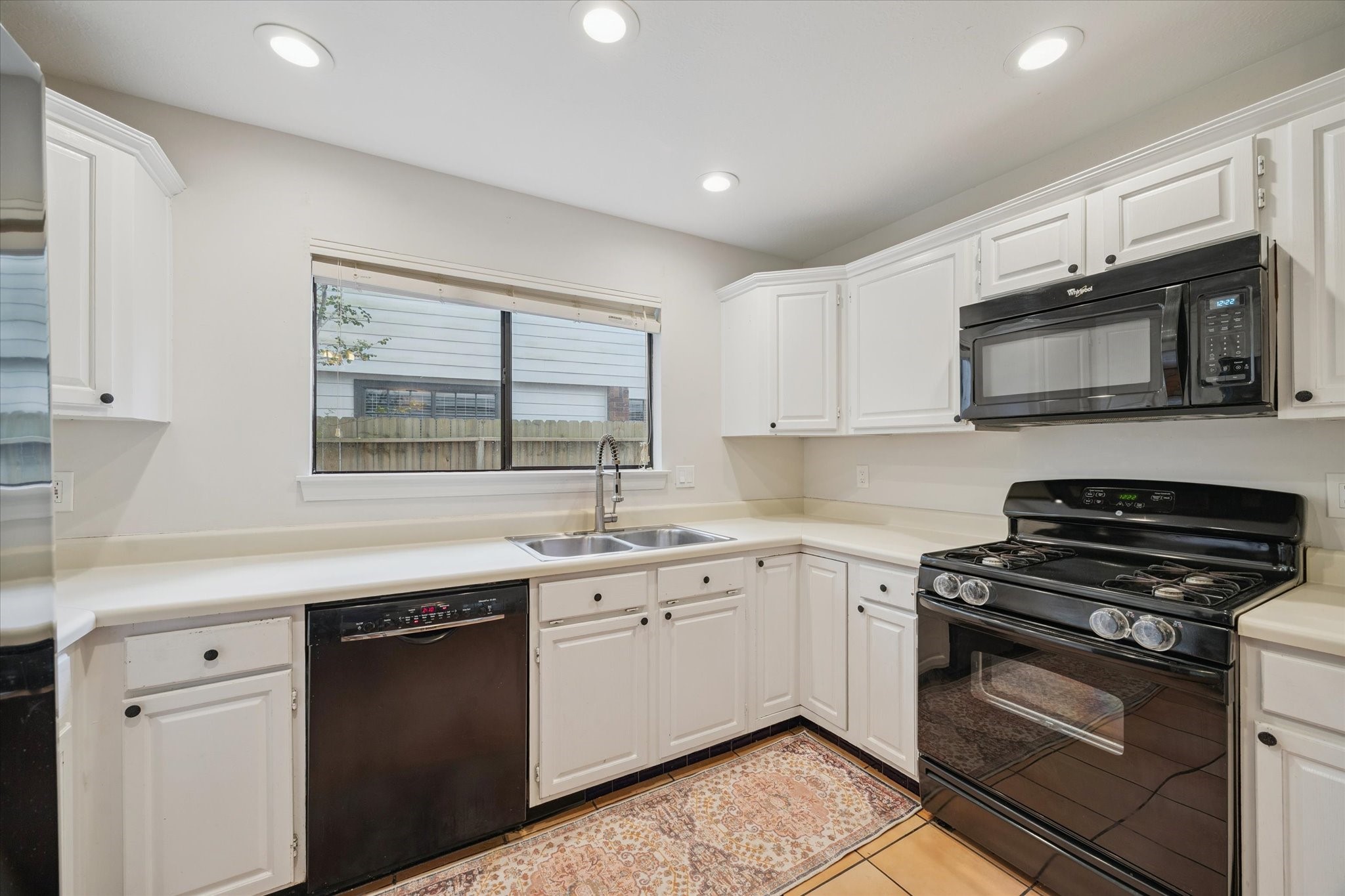 122 East Mistybreeze Circle Spring, TX 77381 - Photo 6 of 15