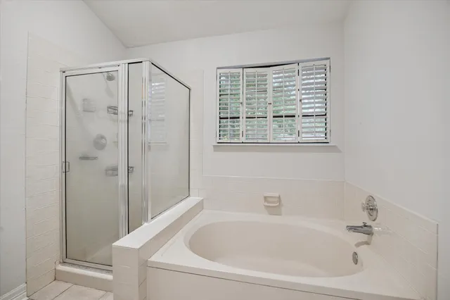 $399,900 | 122 East Mistybreeze Circle, Spring, TX 77381