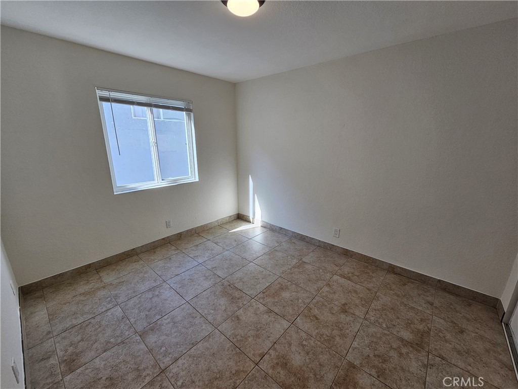 10037 Samoa Avenue, Unit 6 Tujunga, CA 91042 - Photo 4 of 7