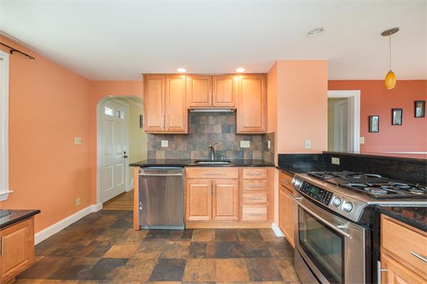 29 Walnut Terrace Arlington, MA 02476 - Photo 12 of 23