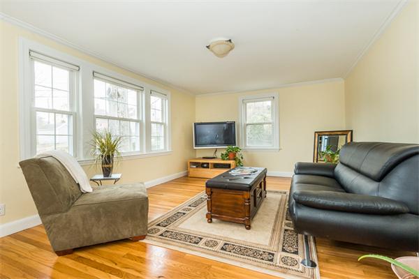 29 Walnut Terrace Arlington, MA 02476 - Photo 3 of 23
