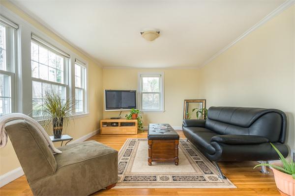 29 Walnut Terrace Arlington, MA 02476 - Photo 4 of 23