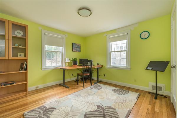 29 Walnut Terrace Arlington, MA 02476 - Photo 5 of 23