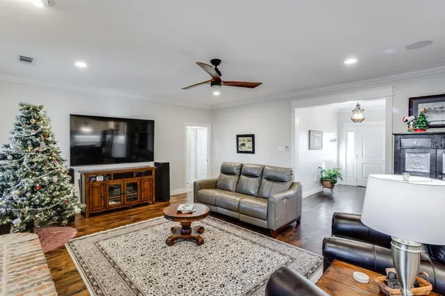 $1,199,999 | 949 West Sunset Boulevard, Celina, TX 75009