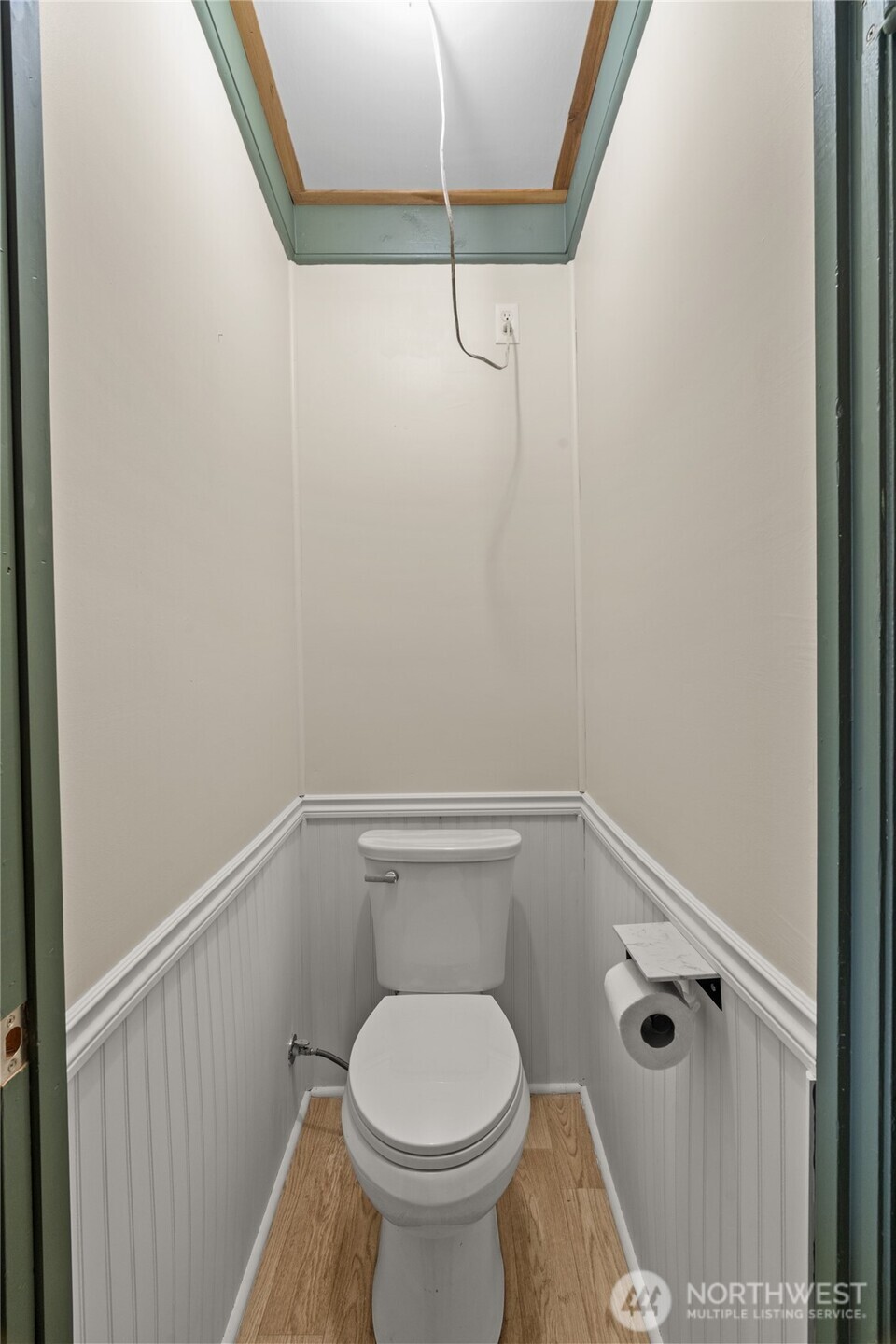 515 5th Street Hoquiam, WA 98550 - Photo 16 of 34 a bathroom with a toilet and a shower