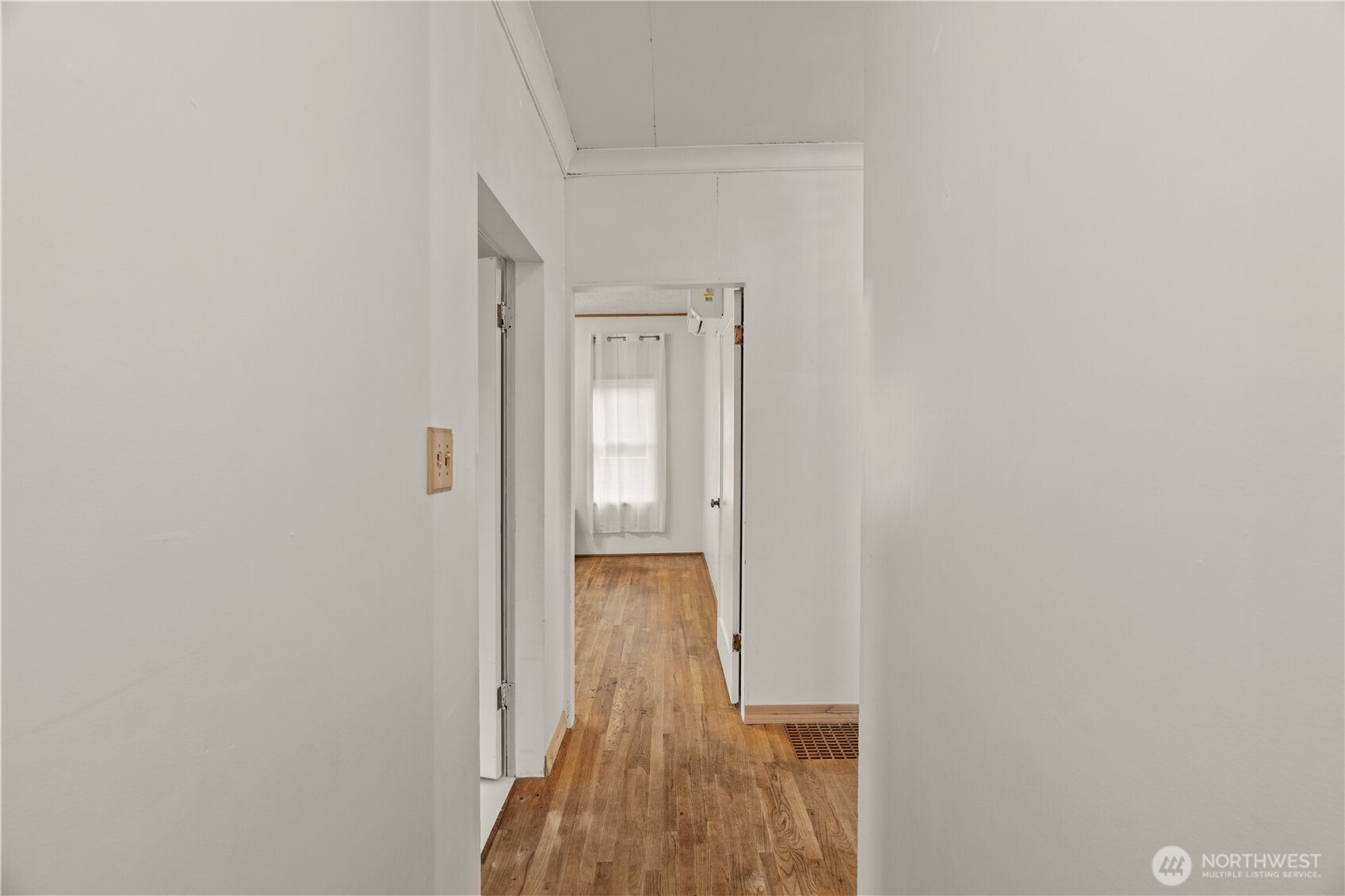 515 5th Street Hoquiam, WA 98550 - Photo 19 of 34 a view of a room with wooden floor