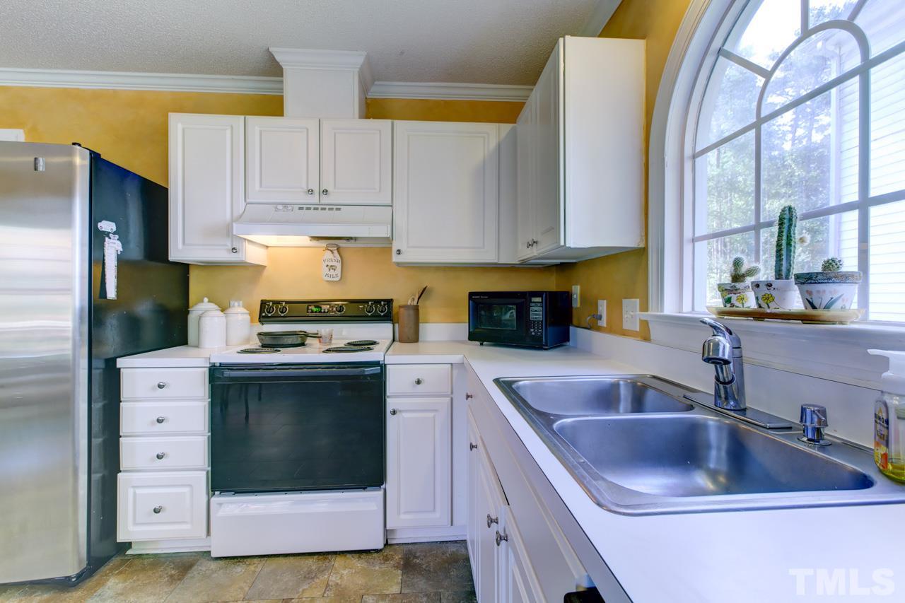 4512 Bartholomew Circle Raleigh, NC 27604 - Photo 9 of 25