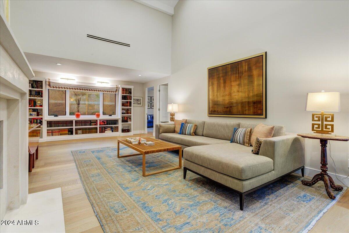4436 East Camelback Road, Unit 35 Phoenix, AZ 85018 - Photo 16 of 37 14-Family Room