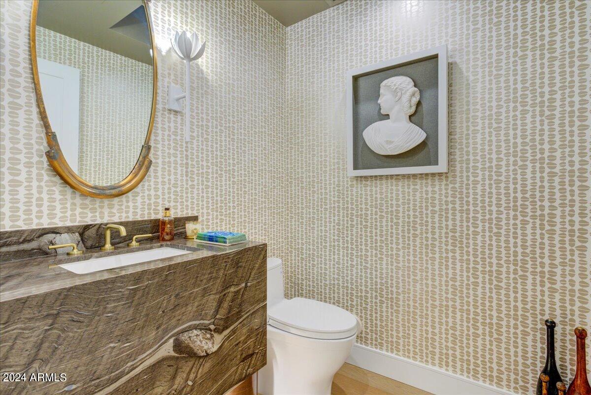 4436 East Camelback Road, Unit 35 Phoenix, AZ 85018 - Photo 20 of 37 30-Powder Room