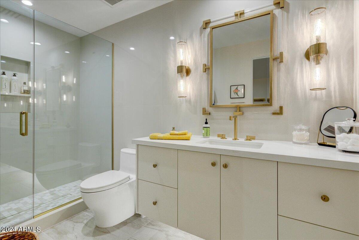 4436 East Camelback Road, Unit 35 Phoenix, AZ 85018 - Photo 30 of 37 27-Bathroom 2