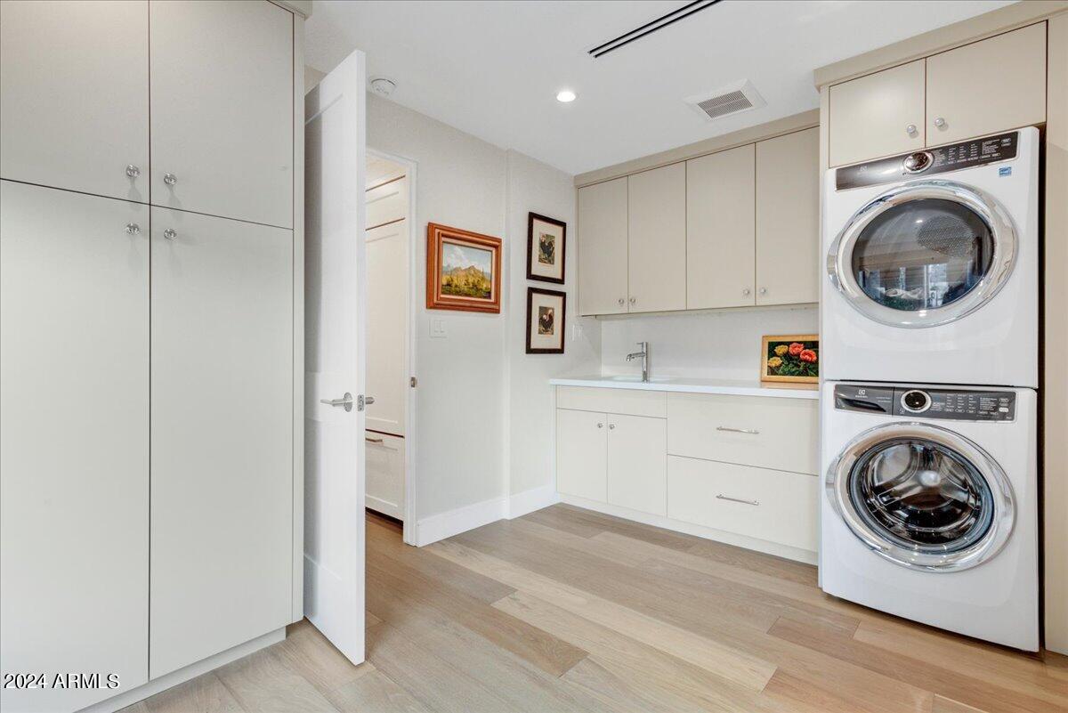 4436 East Camelback Road, Unit 35 Phoenix, AZ 85018 - Photo 35 of 37 31-Utility Room