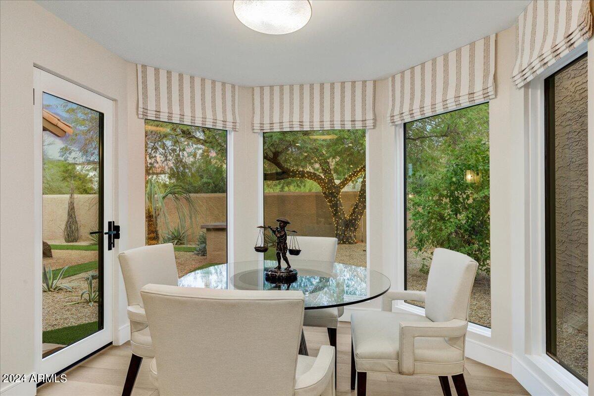4436 East Camelback Road, Unit 35 Phoenix, AZ 85018 - Photo 8 of 37 07-Casual Dining
