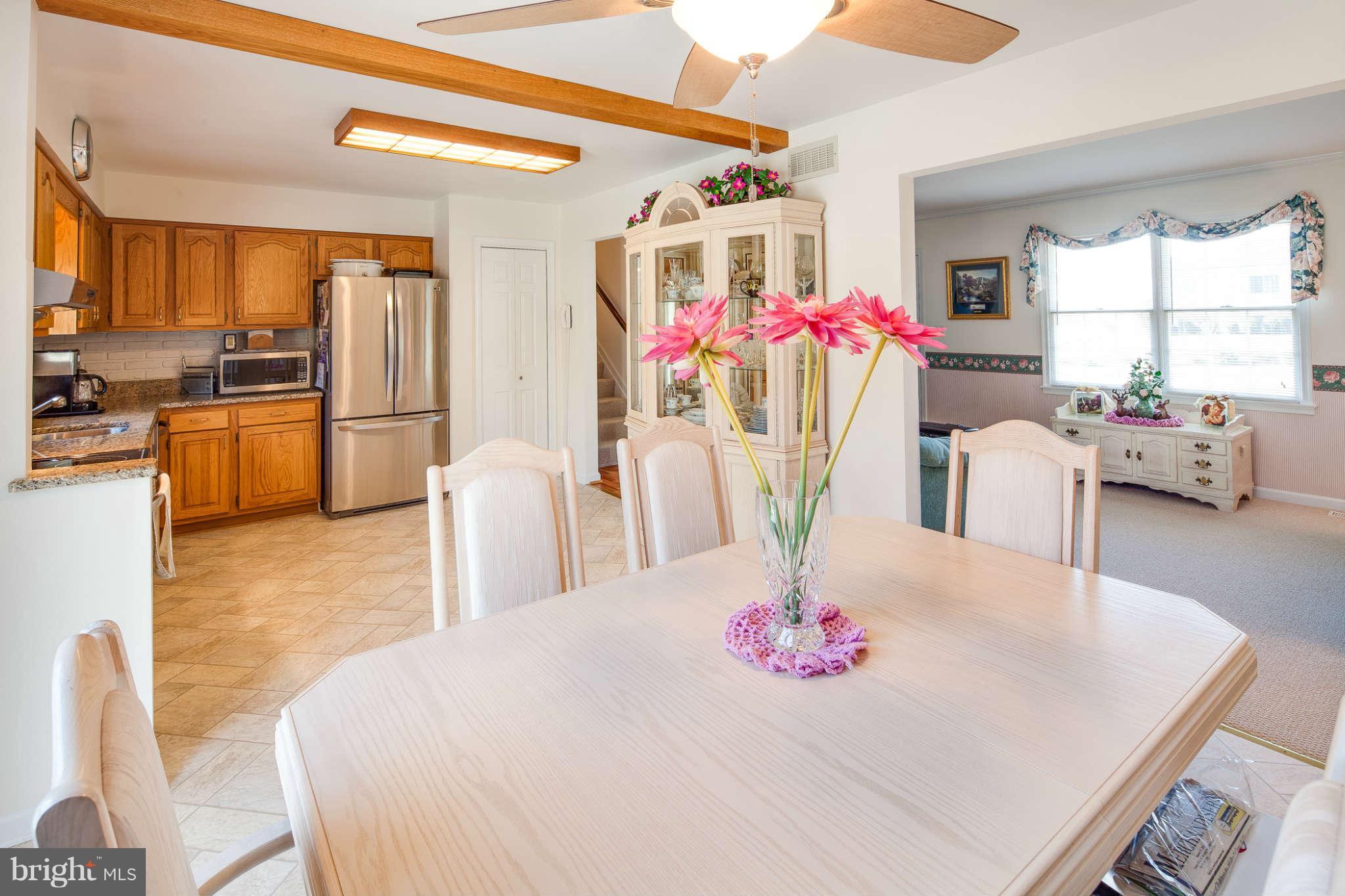 815 Lucabaugh Mill Road Westminster, MD 21157 - Photo 7 of 28 Breakfast Room & Kitchen