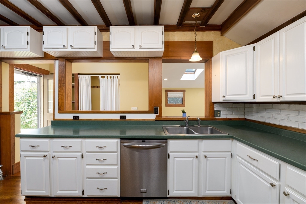 28 Holt Road Holden, MA 01520 - Photo 20 of 42 Gallery Image 20