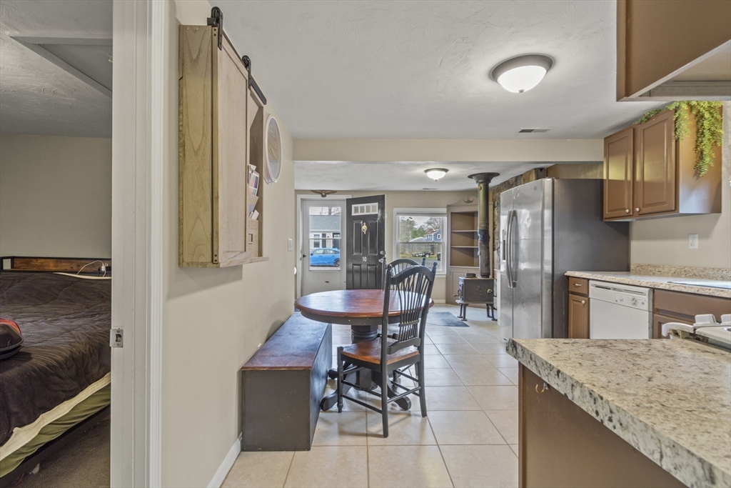 10 3rd Avenue Wareham, MA 02571 - Photo 7 of 32