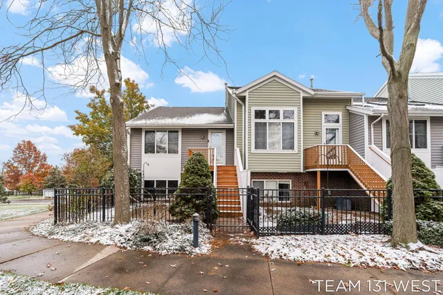 $264,900 | 1391 Quarterline Cmns, Holland, MI 49423