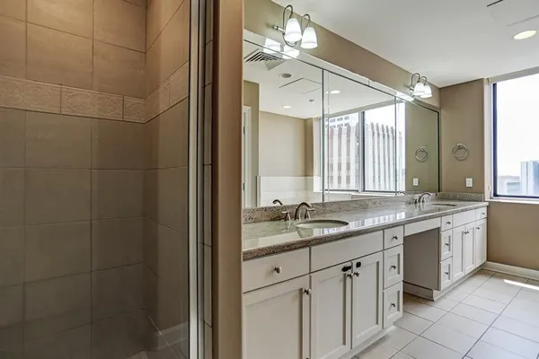 $4,150 | 914 Main Street, Unit 2202, Houston, TX 77002