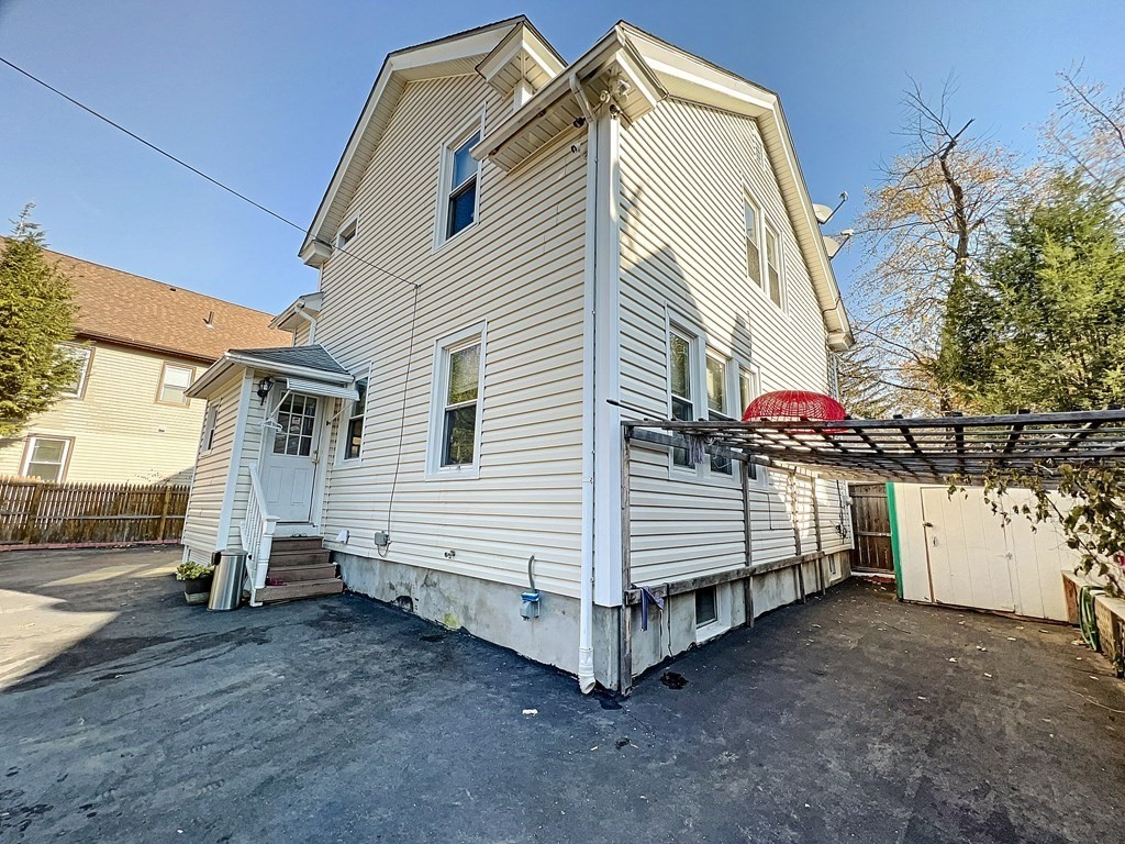 30 Eldridge Street Springfield, MA 01108 - Photo 11 of 33 Gallery Image 11