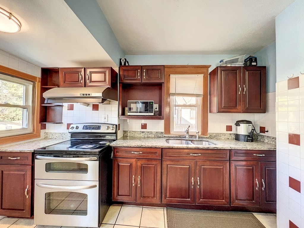 30 Eldridge Street Springfield, MA 01108 - Photo 17 of 33 Gallery Image 17