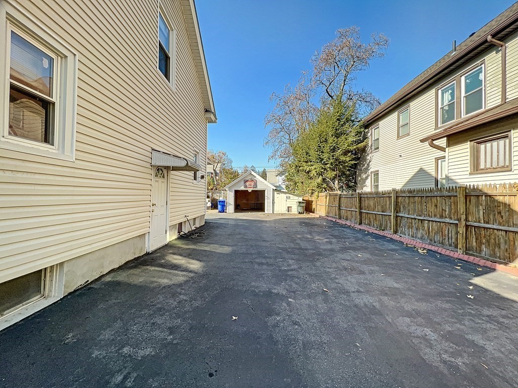 30 Eldridge Street Springfield, MA 01108 - Photo 3 of 33 Gallery Image 3
