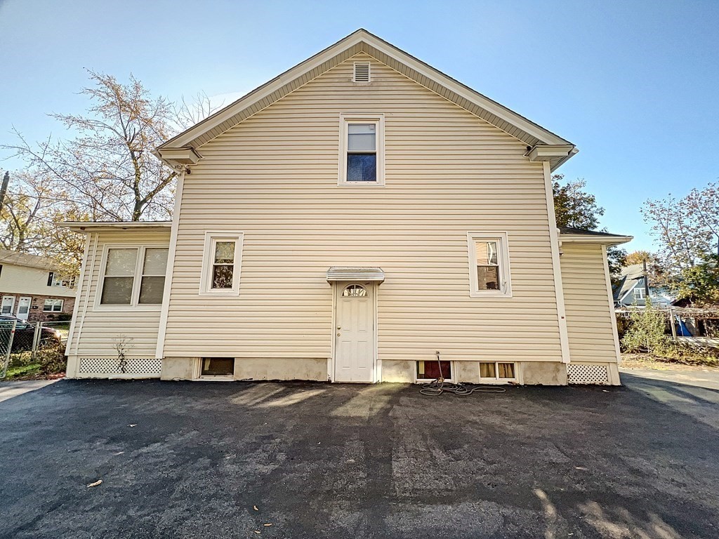 30 Eldridge Street Springfield, MA 01108 - Photo 5 of 33 Gallery Image 5