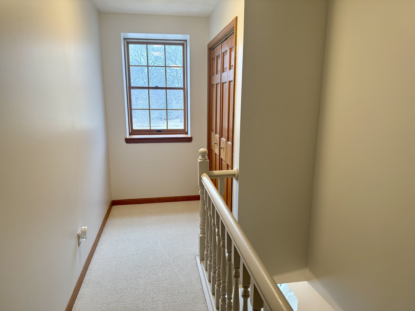 10151 East Hickory Ridge Drive Rochelle, IL 61068 - Photo 18 of 31 a view of hallway with windows