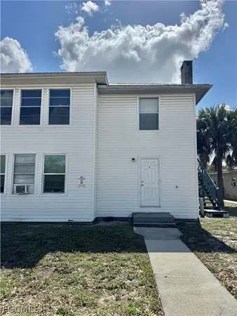 $1,049 | 2304 Grand Avenue, Fort Myers, FL 33901