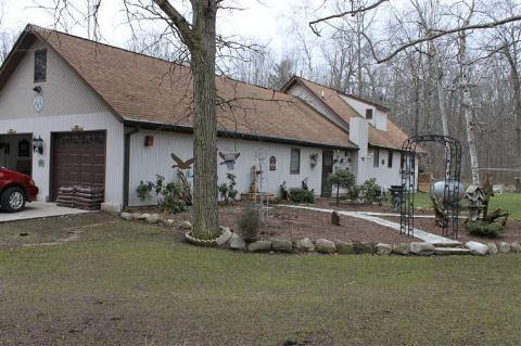 5077 Lonsberry Road Columbiaville, MI 48421 - Photo 4 of 44 20352184-3.JPG