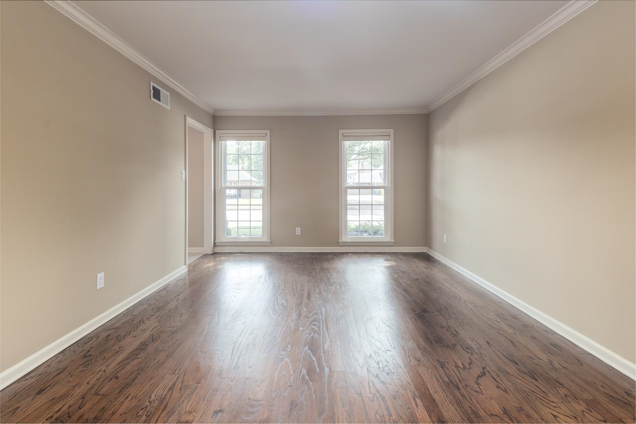 2011 Corbin Road Germantown, TN 38139 - Photo 6 of 40 with hardwood floors