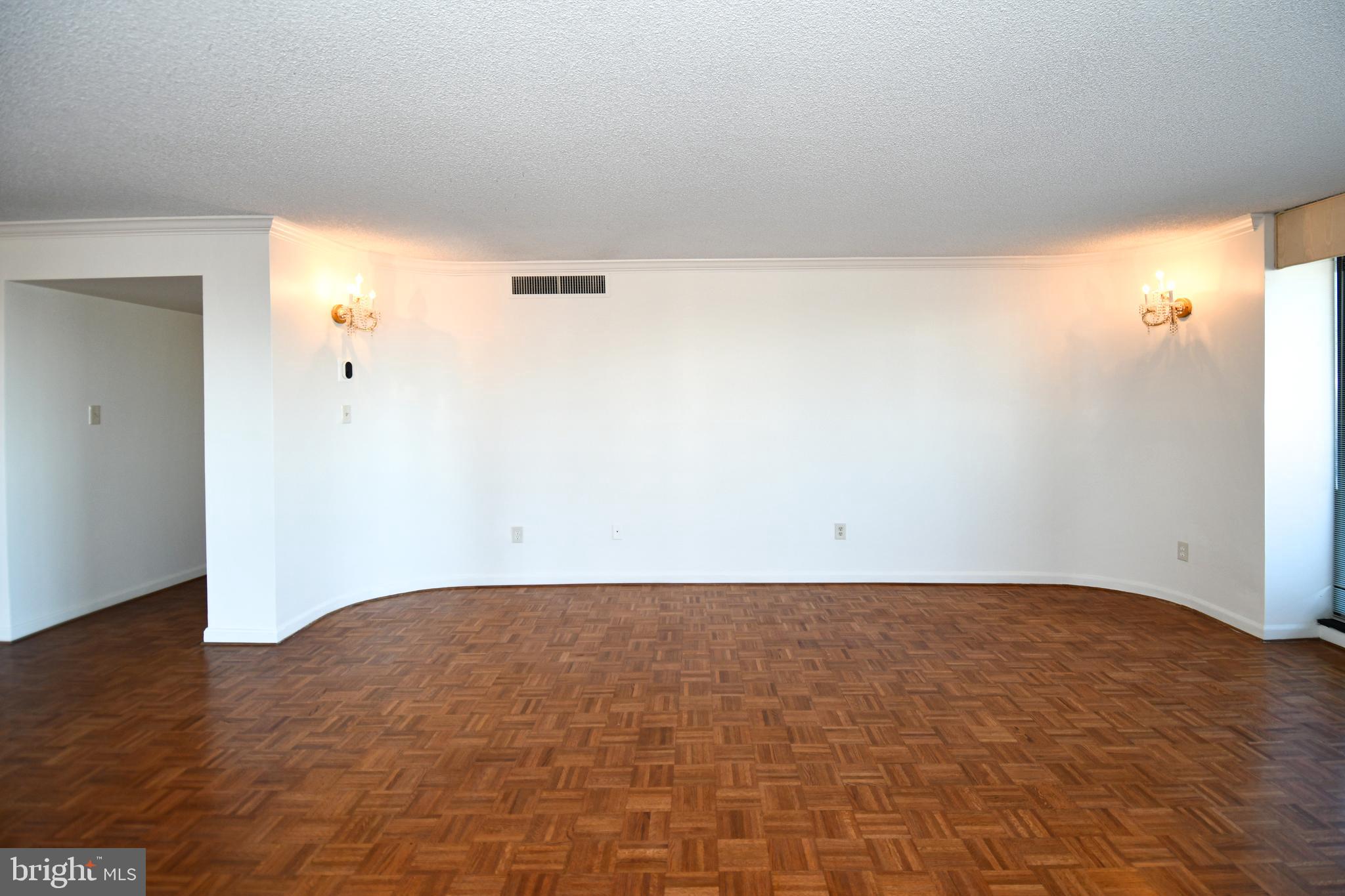 1101 South Arlington Ridge Road, Unit 316 Arlington, VA 22202 - Photo 60 of 75 Curved wall in living