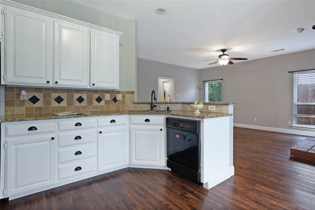 1803 Hunters Ridge Drive Grapevine, TX 76051 - Photo 13 of 35